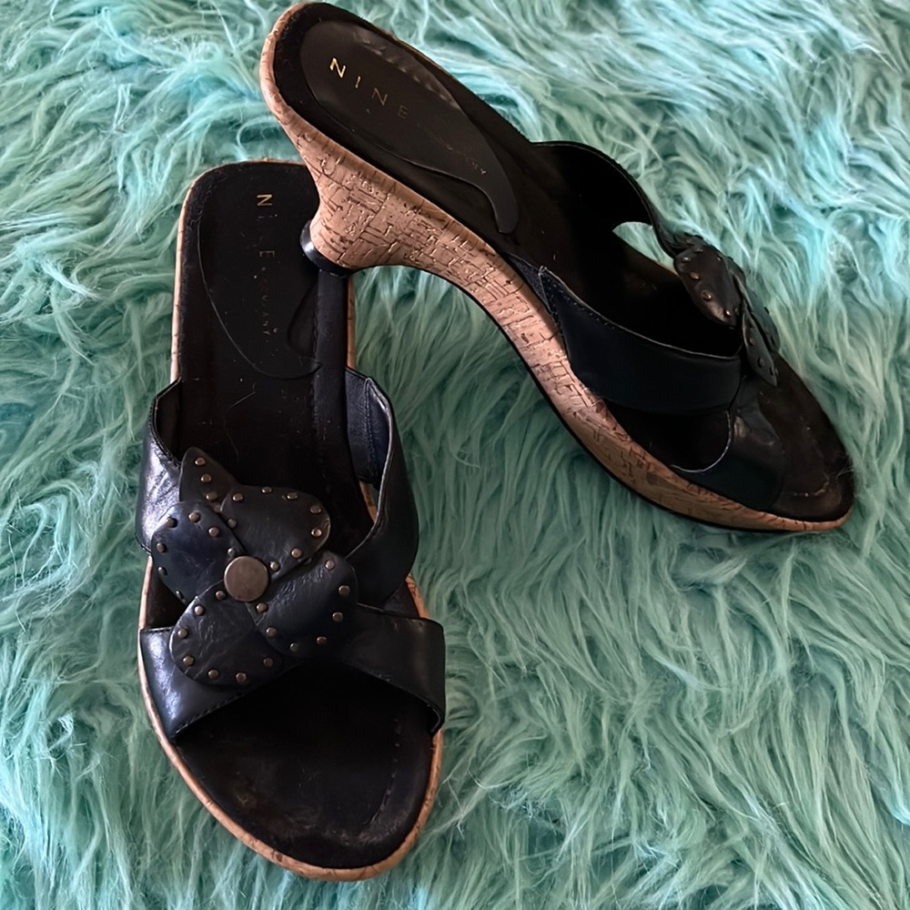 Black leather studded floral wedge sandals 9 cork look kitten heel boho nine&co
